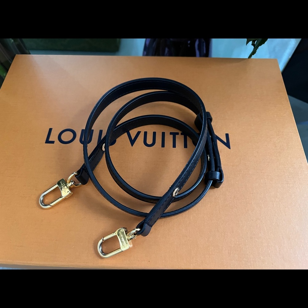 Louis Vuitton Neo Noe strap